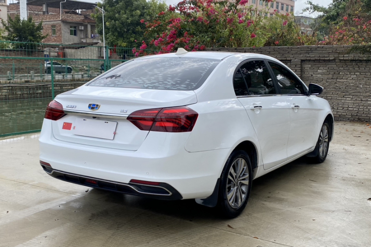 GEELY Emgrand 2019 #3 GEELY Emgrand 2019 car image #3