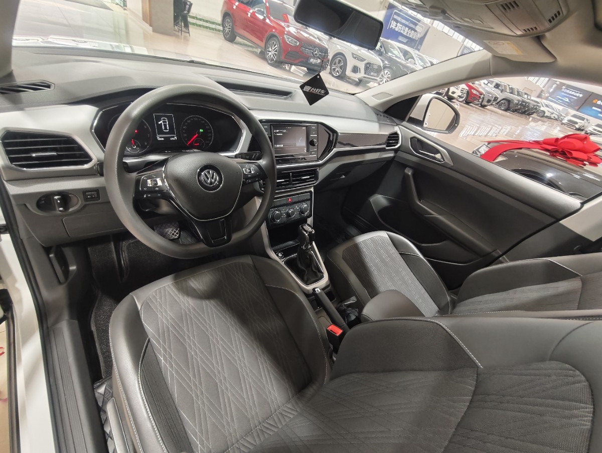 Volkswagen T-Cross 2021 #4 Volkswagen T-Cross 2021 صورة سيارة #4
