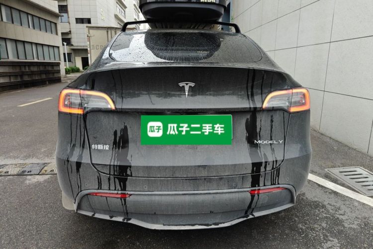 Tesla Model Y 2022 immagine di auto #6