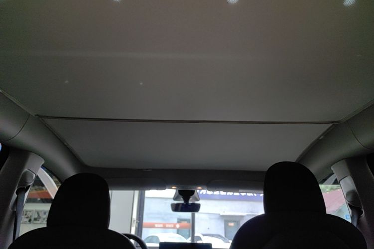 Tesla Model Y 2022 car image #18
