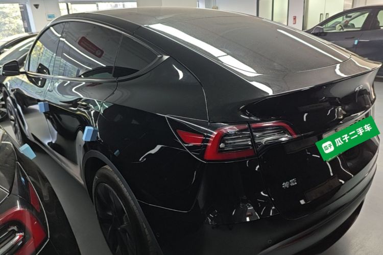 Tesla Model Y 2024 صورة سيارة #5