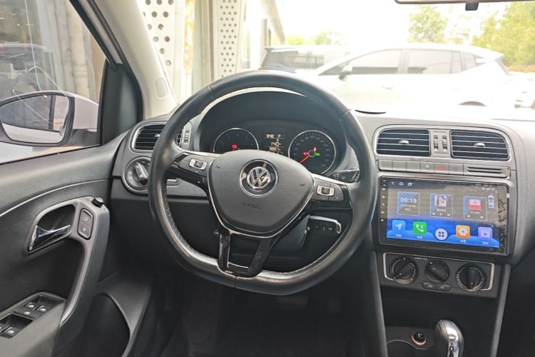 Volkswagen Polo 2018 #15 Volkswagen Polo 2018 car image #15