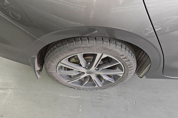 GEELY Emgrand 2022 car image #10
