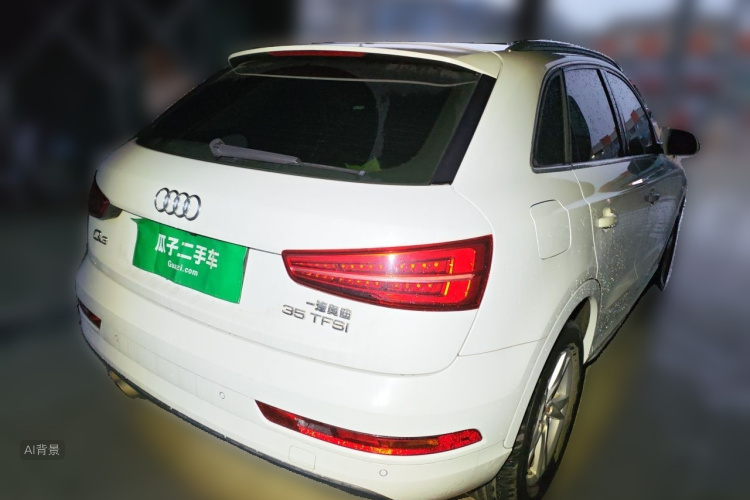 Audi Q3 2018 car image #7