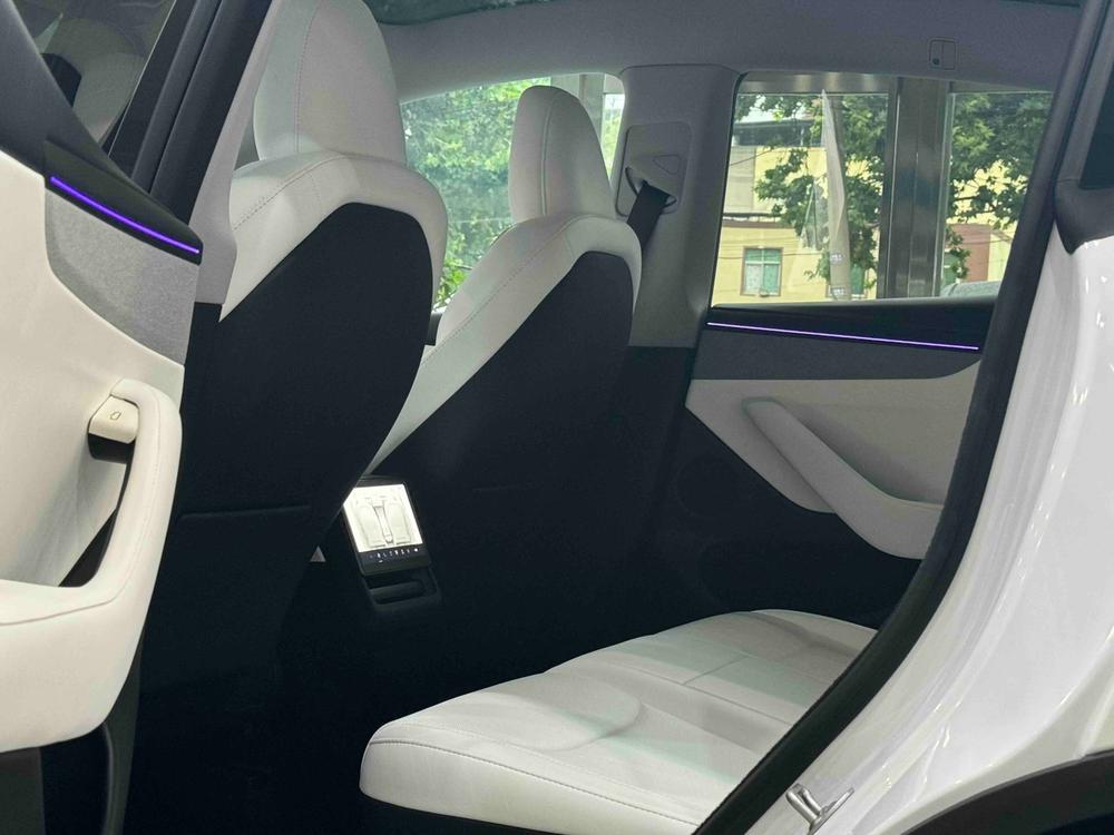 Tesla Model Y 2025 #8 Tesla Model Y 2025 immagine di auto #8