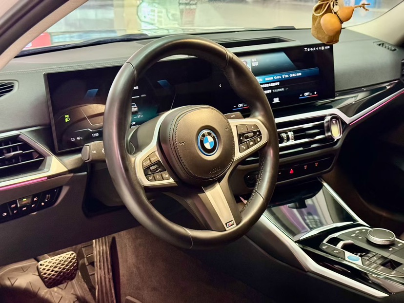 BMW i3 2023 car image #5