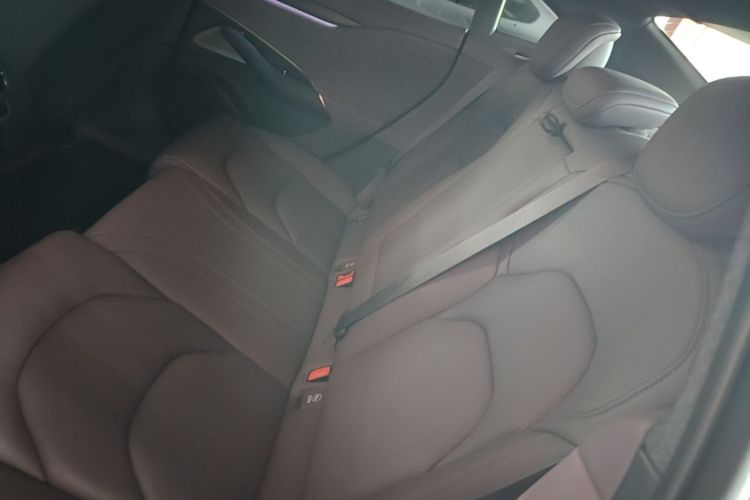 MI SU7 2025 car image #12