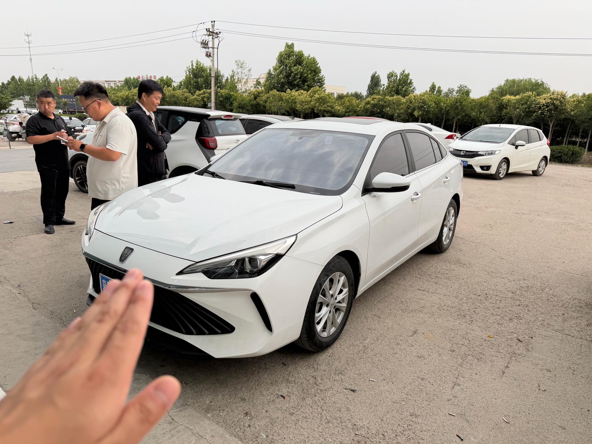 Roewe i5 2023 car image 