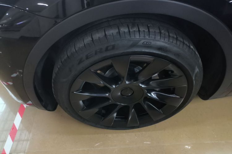 Tesla Model Y 2023 #9 Tesla Model Y 2023 car image #9