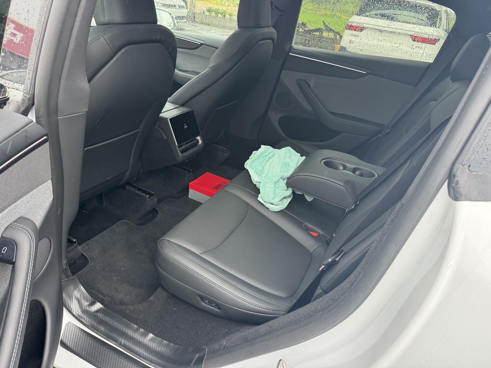 Tesla Model Y 2026 #5 Tesla Model Y 2026 car image #5