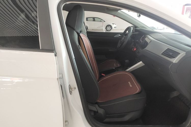 Volkswagen Polo 2021 car image #24