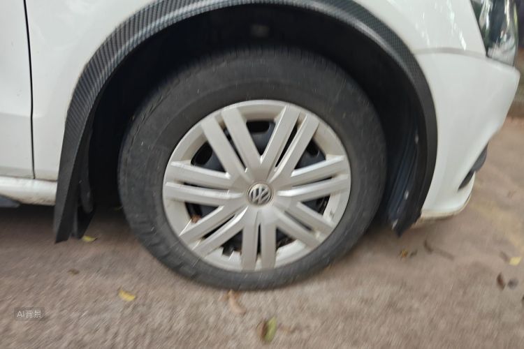 Volkswagen Polo 2017 car image #9