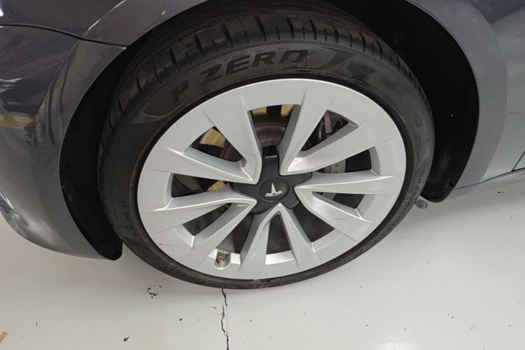 Tesla Model 3 2021 car image #3