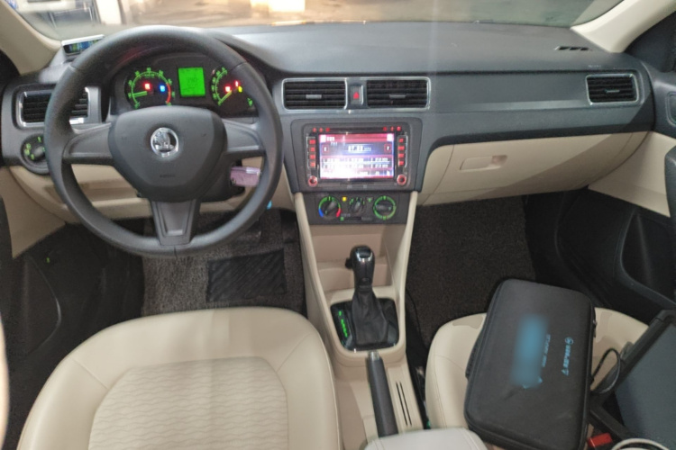 Skoda Rapid 2016 #11 Skoda Rapid 2016 car image #11