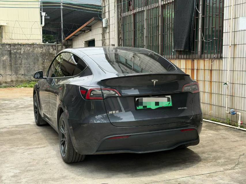 Tesla Model Y 2024 car image #4