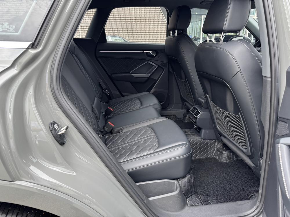 Audi Q3 2025 car image #10
