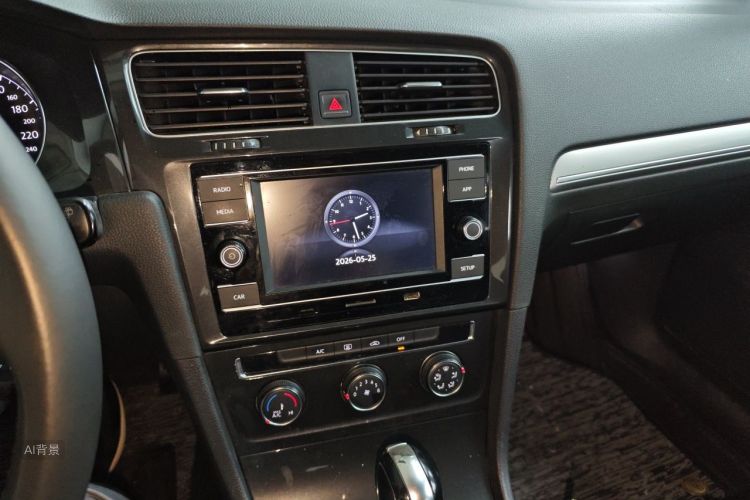 Volkswagen Golf 2018 car image #15