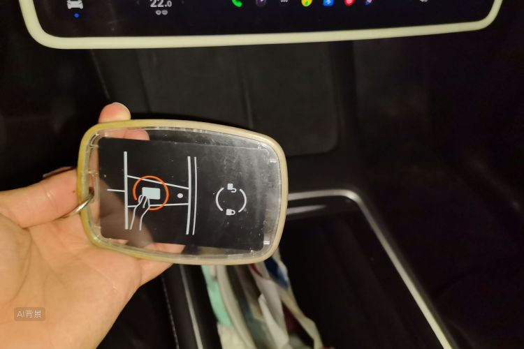 Tesla Model Y 2023 car image #10