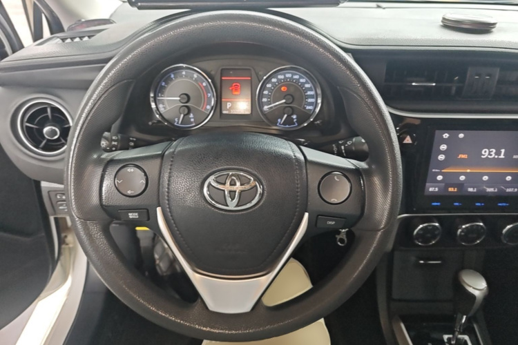 Toyota Corolla 2017 #11 Toyota Corolla 2017 car image #11