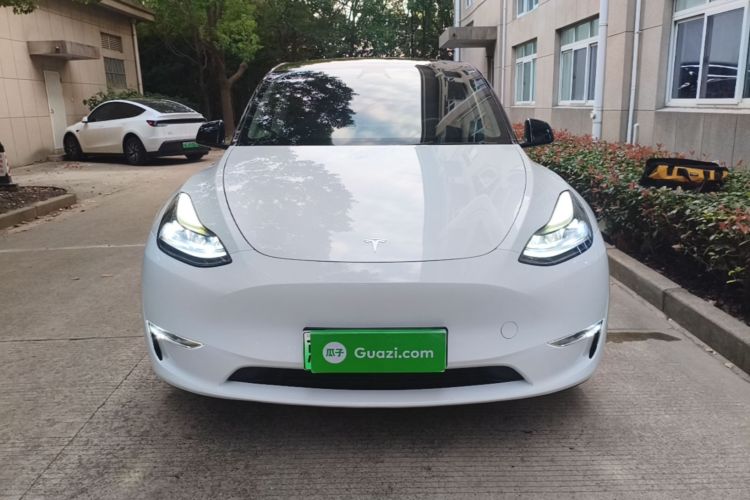 Tesla Model Y 2024 #3 Tesla Model Y 2024 immagine di auto #3