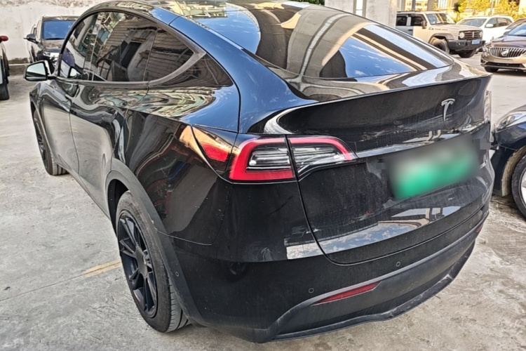 Tesla Model Y 2024 car image #5