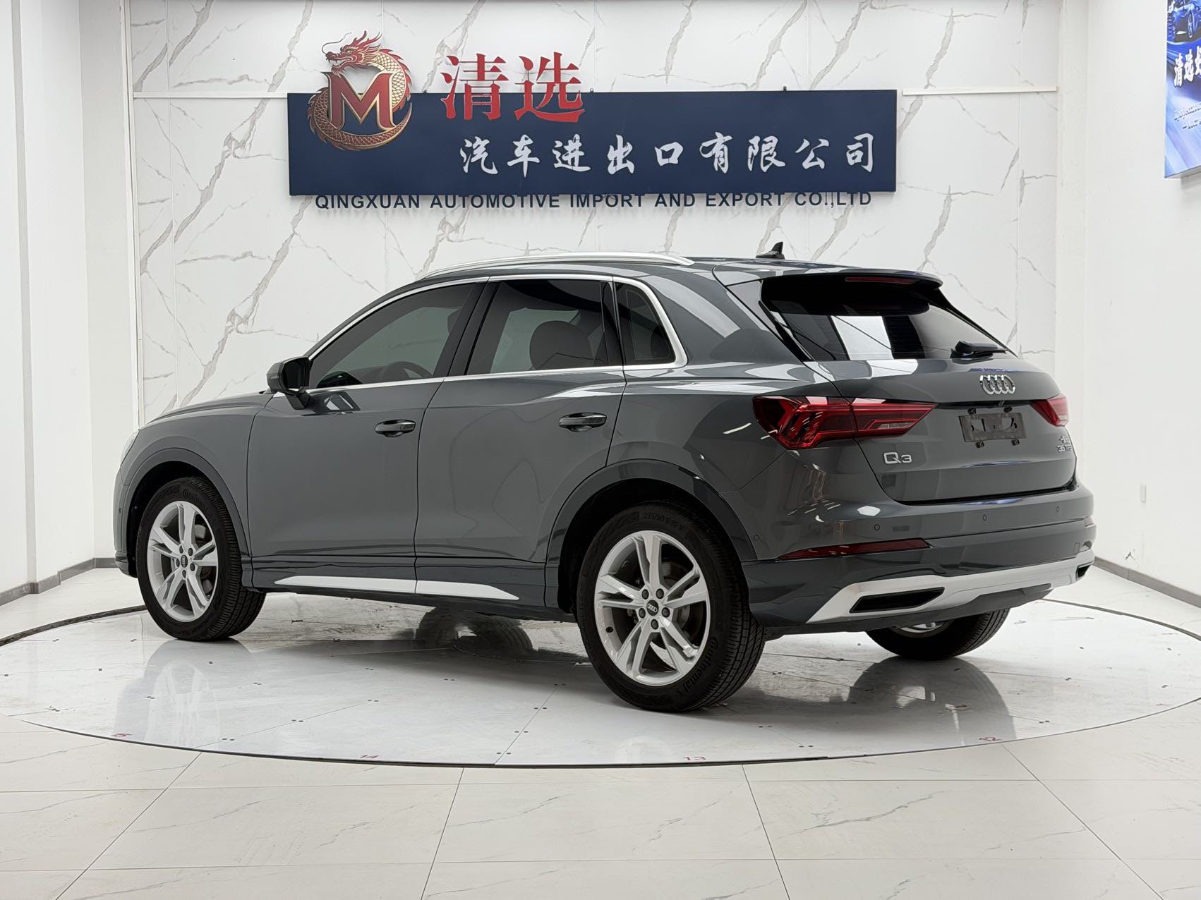 Audi Q3 2022 car image #4