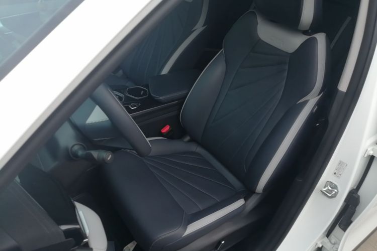 GEELY Boyue L 2023 car image #19