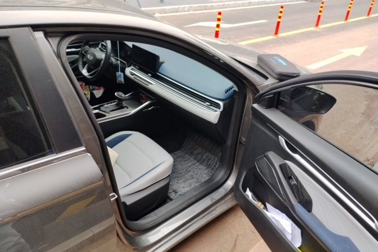 GEELY Emgrand 2021 car image #21