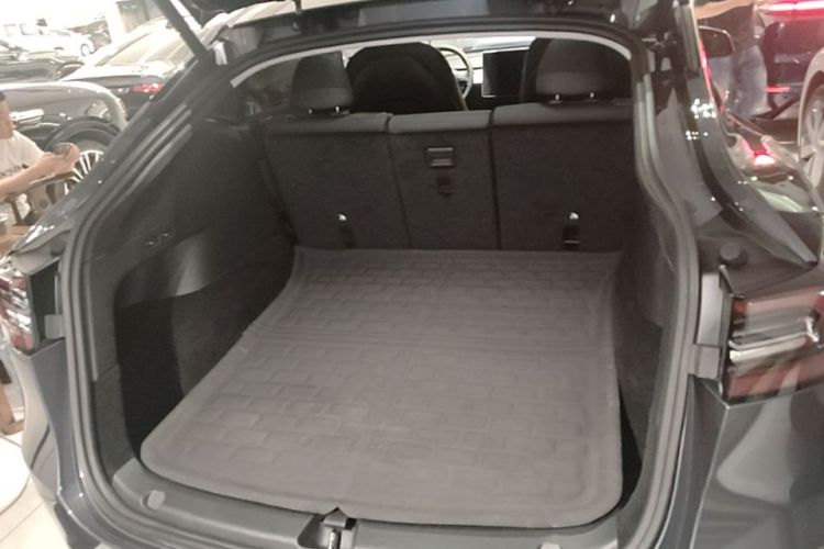 Tesla Model Y 2021 #19 Tesla Model Y 2021 car image #19
