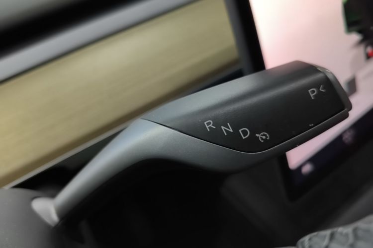 Tesla Model Y 2023 #18 Tesla Model Y 2023 car image #18
