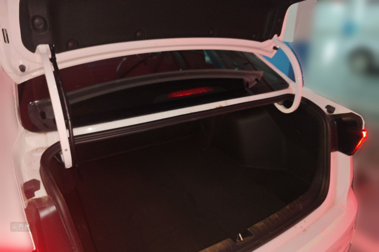 GEELY Emgrand 2024 car image #21