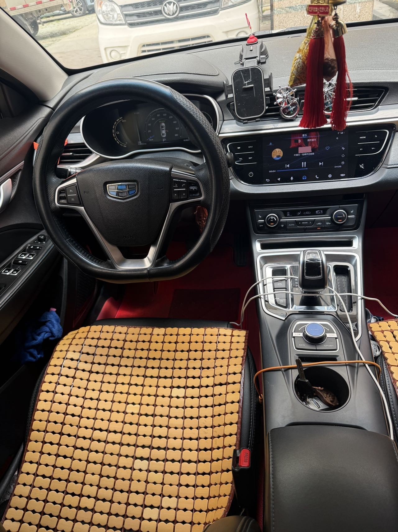 GEELY Emgrand New Energy 2018 #5 GEELY Emgrand New Energy 2018 car image #5