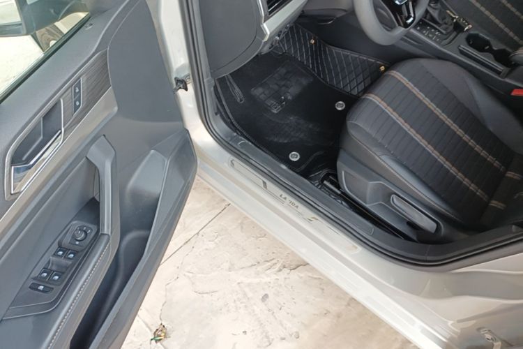 Volkswagen Lavida 2020 car image #16