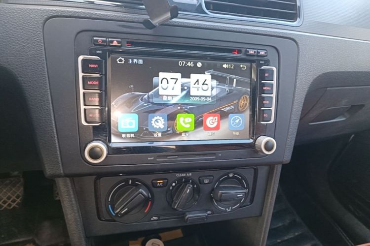 Volkswagen Santana 2016 car image #13