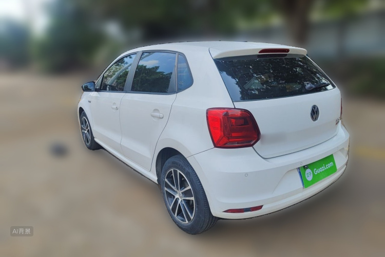 Volkswagen Polo 2015 car image #5