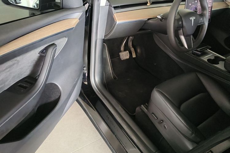 Tesla Model Y 2021 #18 Tesla Model Y 2021 car image #18