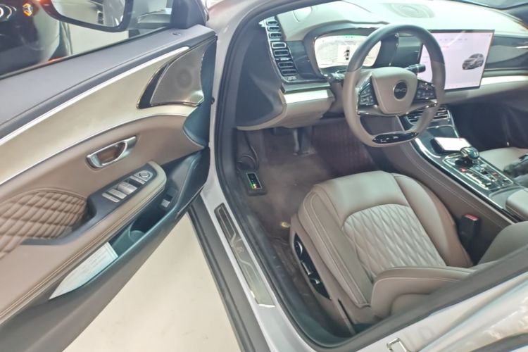 BYD Han 2024 car image #12