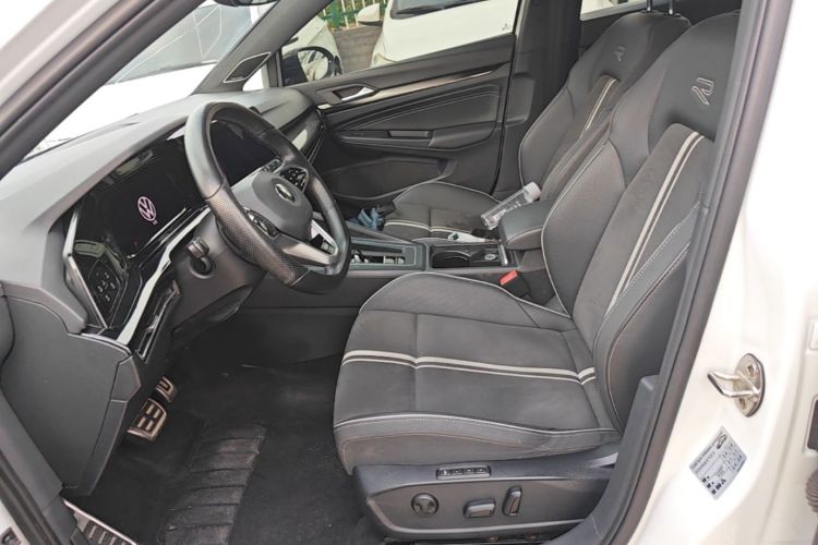 Volkswagen Golf 2021 car image #15