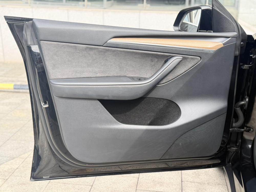 Tesla Model Y 2021 #10 Tesla Model Y 2021 car image #10