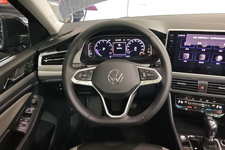 Volkswagen Bora 2022 car image #11