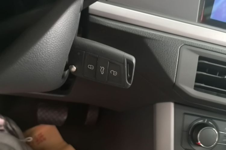 Volkswagen Polo 2021 car image #18