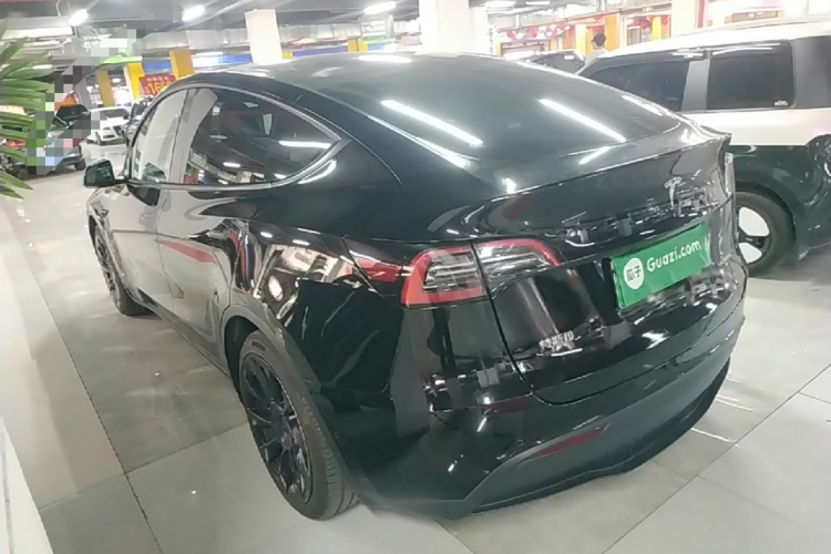 Tesla Model Y 2022 #5 Tesla Model Y 2022 car image #5