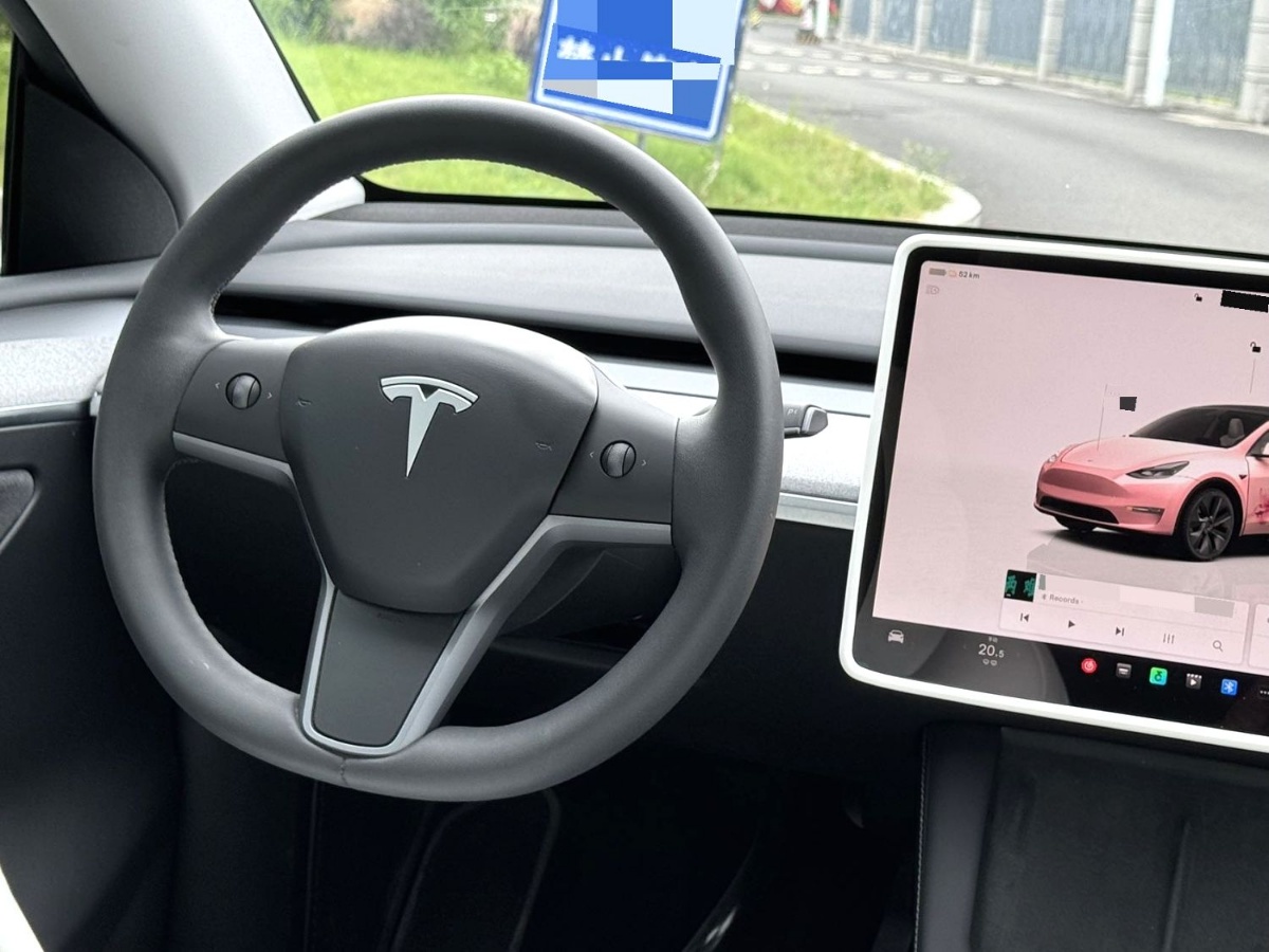 Tesla Model Y 2024 car image #7