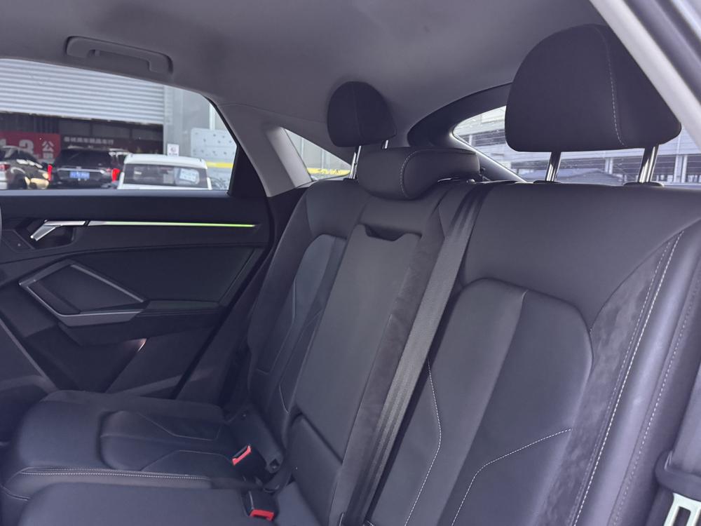 Audi Q3 Sportback 2022 #20 Audi Q3 Sportback 2022 صورة سيارة #20