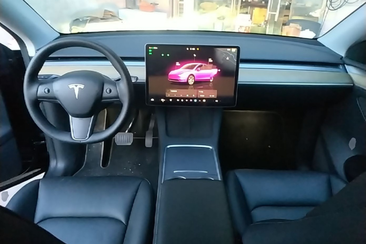 Tesla Model Y 2023 #10 Tesla Model Y 2023 car image #10