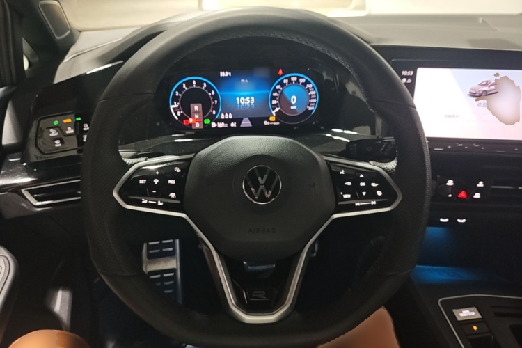 Volkswagen Golf 2023 car image #11
