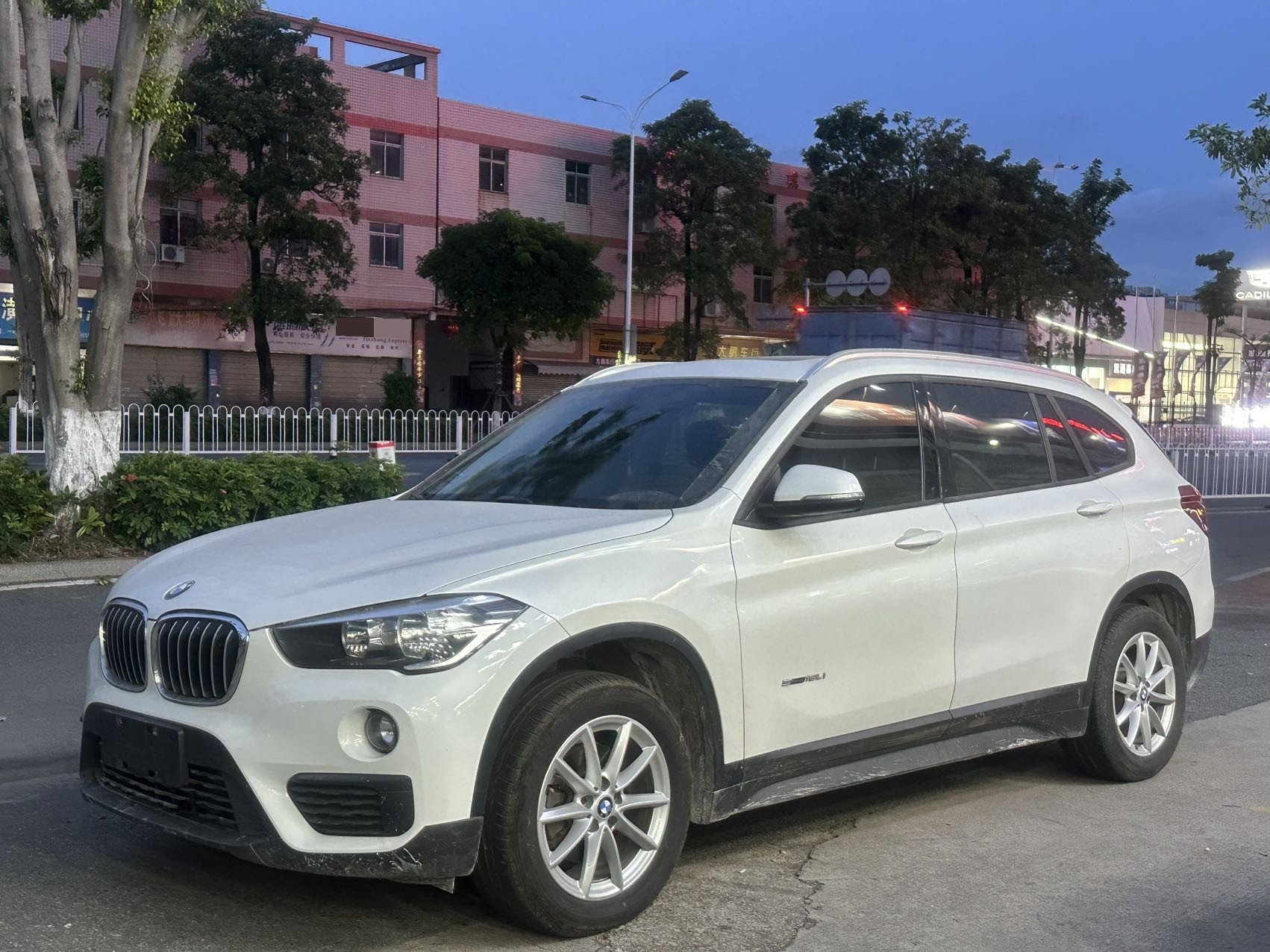 BMW X1 2018 BMW X1 2018 car image