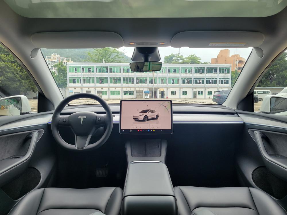 Tesla Model Y 2023 #18 Tesla Model Y 2023 car image #18