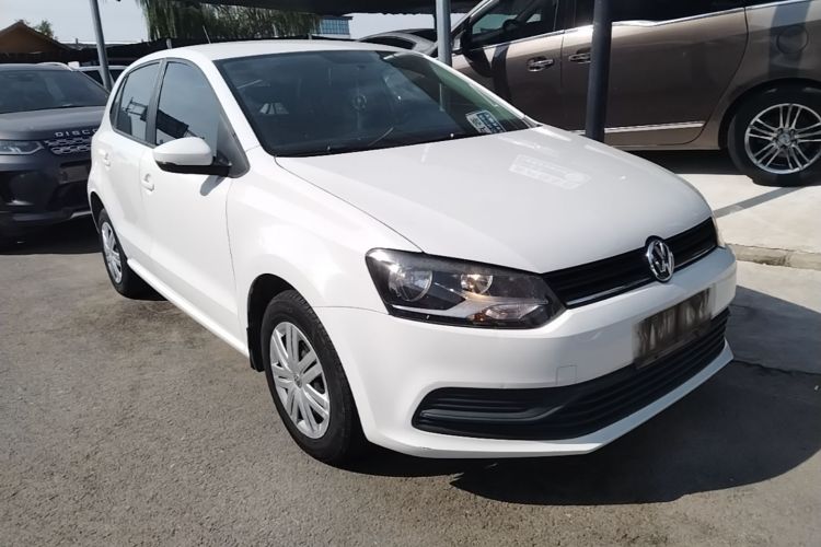 Volkswagen Polo 2015 car image #4