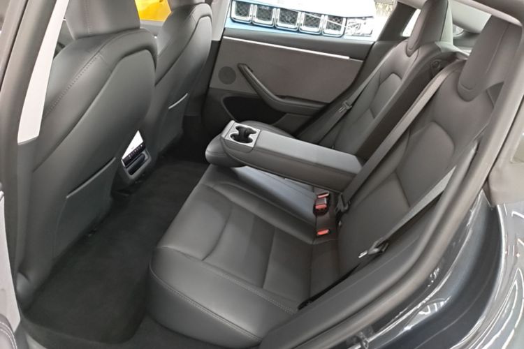 Tesla Model 3 2025 car image #17